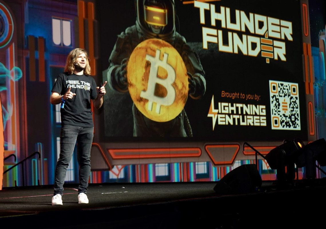  investors startups thunder funder bitcoin retail reg 