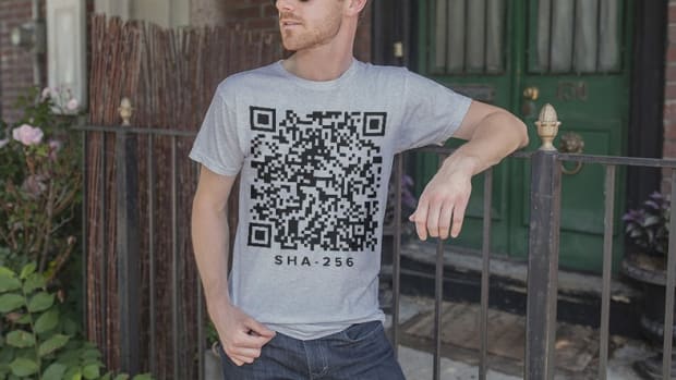 Op-ed - Bitcoin Researcher Has Bitcoins Stolen From Private Key on Shirt