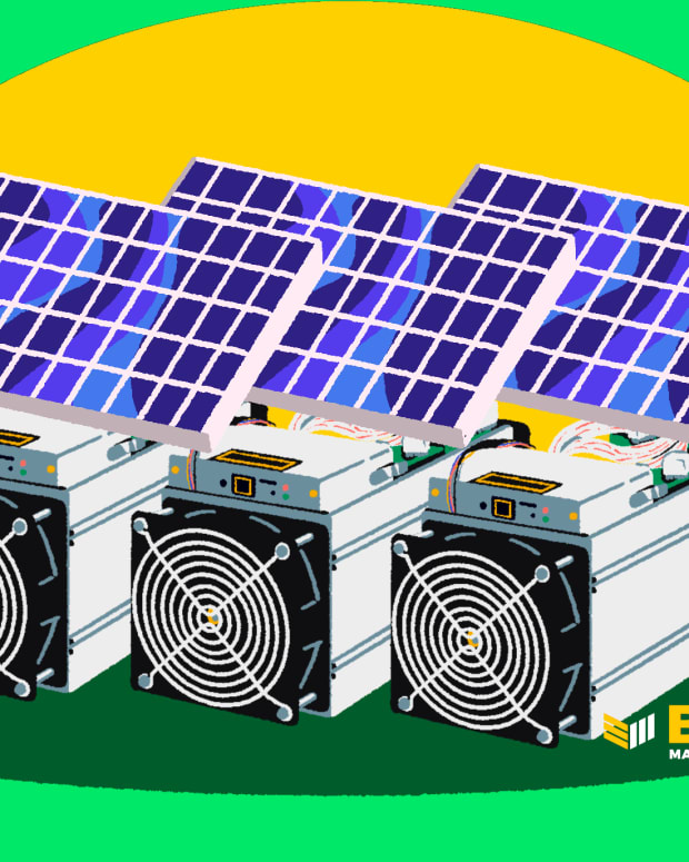 Bitcoin miners now have a lucrative opportunity as the trend in pairing batteries with solar energy plants accelerates. Top photo.