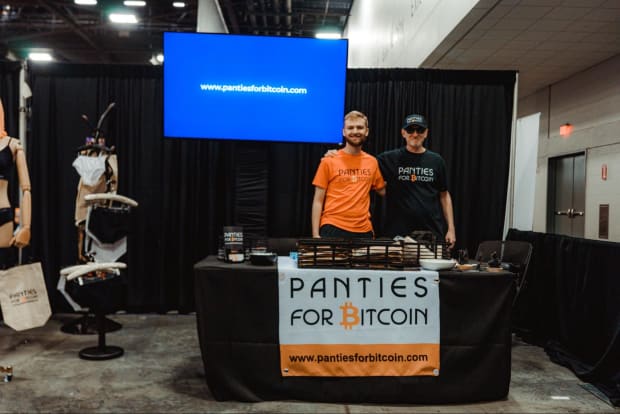 Five Stalls That Caught My Attention At Bitcoin 2022’s Bitcoin Bazaar thumbnail