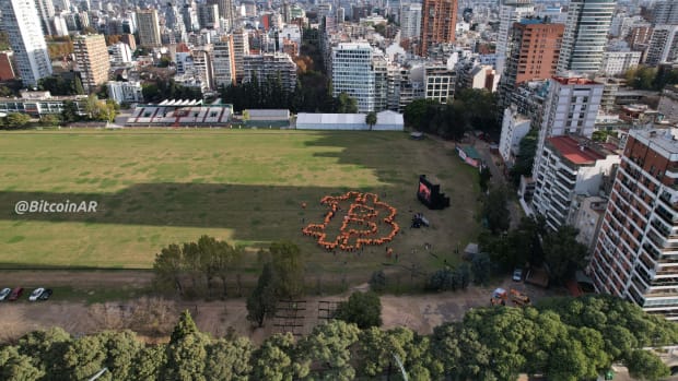 Photo of Argentina’s Bitcoin Community Created The World’s Largest Human Bitcoin Logo