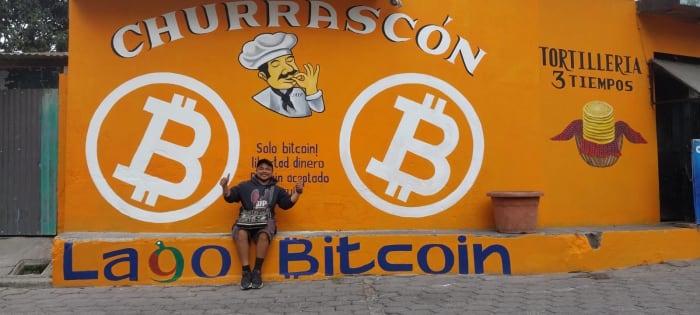 Business in Panajachel, Guatemala, accepting bitcoin payments