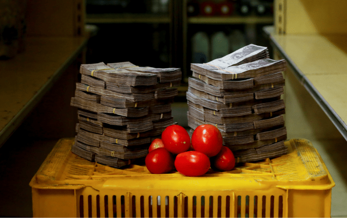 2018 年委内瑞拉玻利瓦尔一公斤西红柿的成本（来源）。