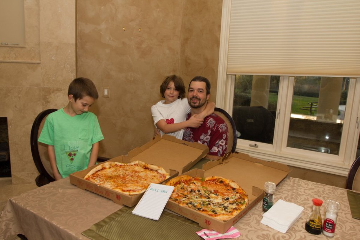 Lazlo Hanyecz enjoying his pizzas. Source: http://eclipse.heliacal.net/~solar/bitcoin/lightning-pizza/
