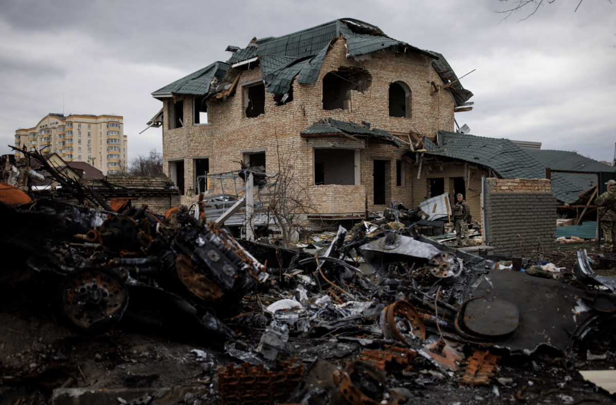 Разрушенный дом в Буче, в Киевской области Украины. Источник: Рейтер.