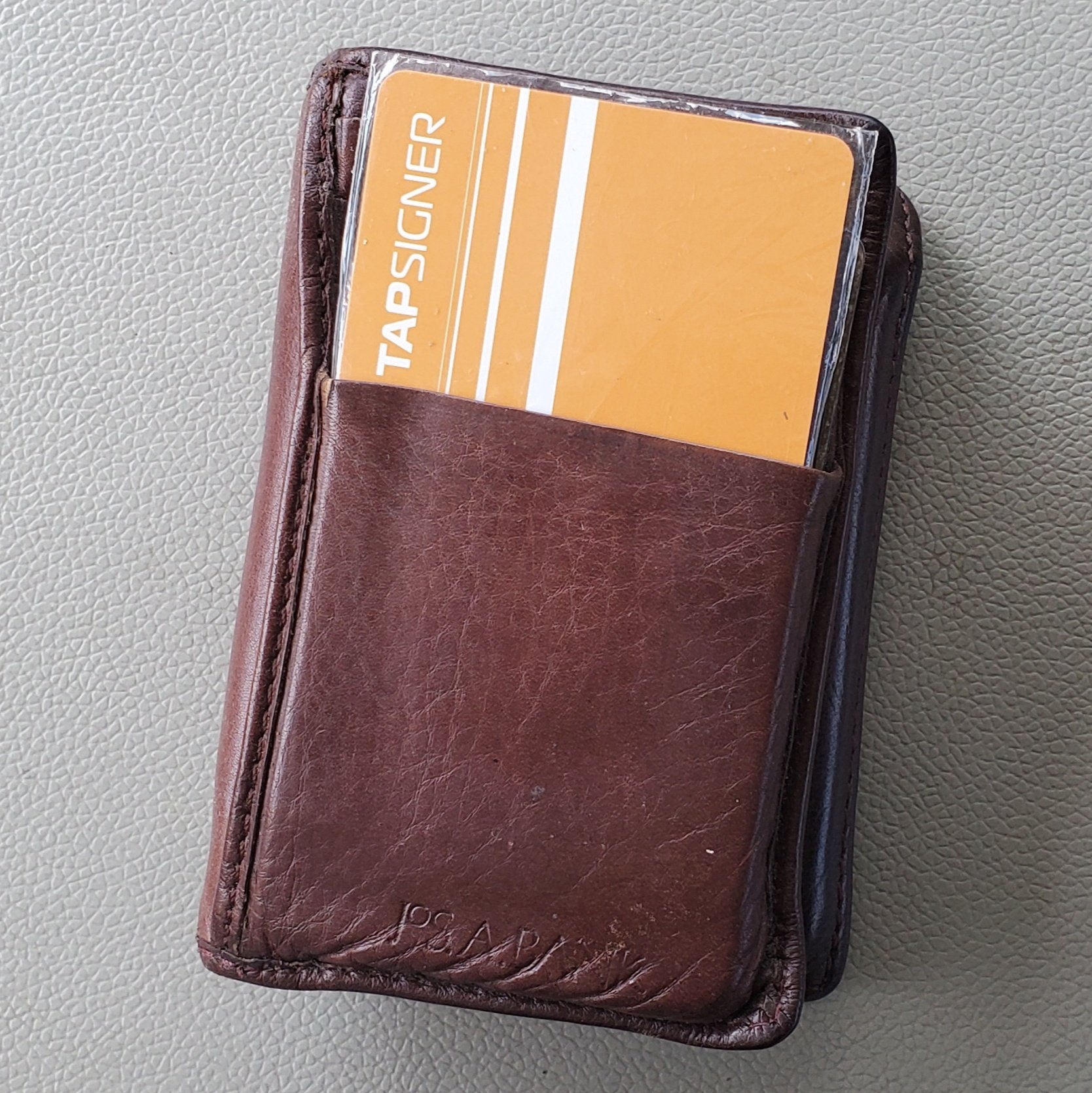 Tapsigner Bitcoin Hardware Wallet: Security Meets Convenience? 1