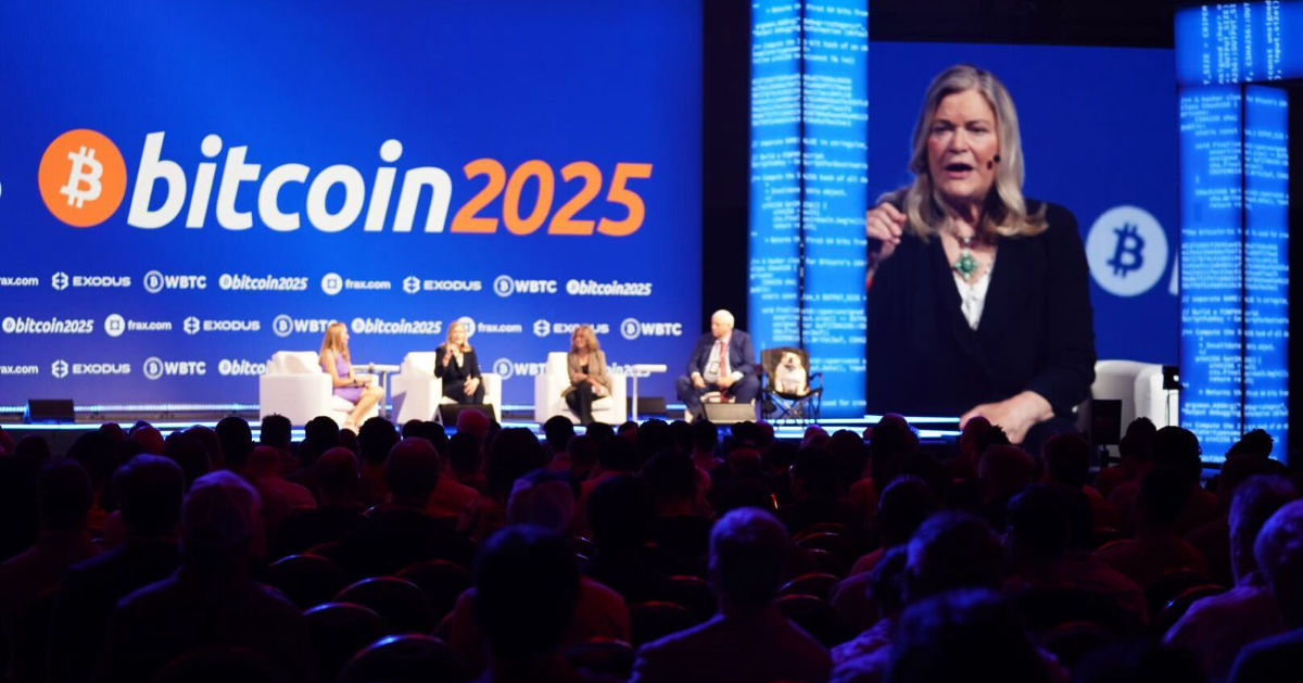 President Trump Supports Strategic Bitcoin Reserve Bill, Senator Lummis Says