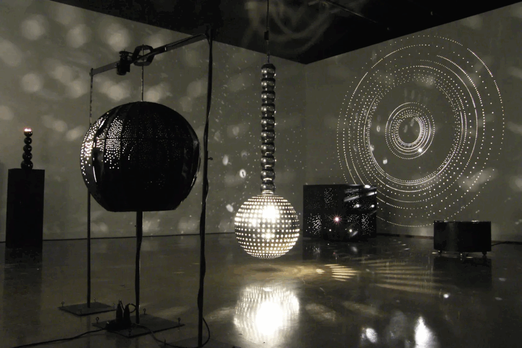 The Avant-Garde and Bitcoin: Decentralized Money Didn't Come From Nowhere 3 Otto Piene: Lichtballett