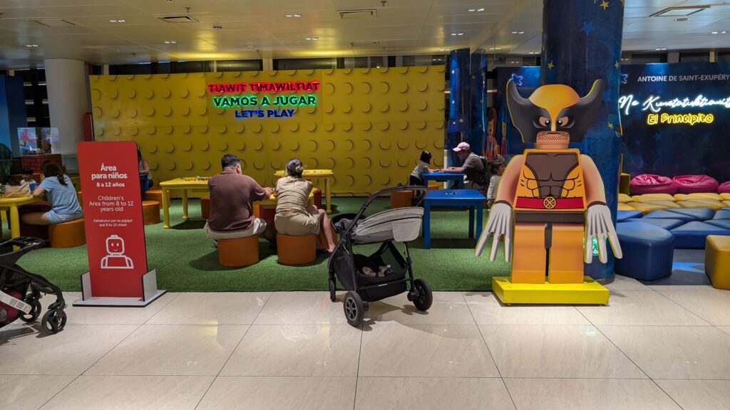 Bukele's Futuristic BINAES Library Blends Books, Bitcoin, and Family Play in Revitalized Capital 3 Bukele's Futuristic BINAES Library Blends Books, Bitcoin, and Family Play in Revitalized Capital