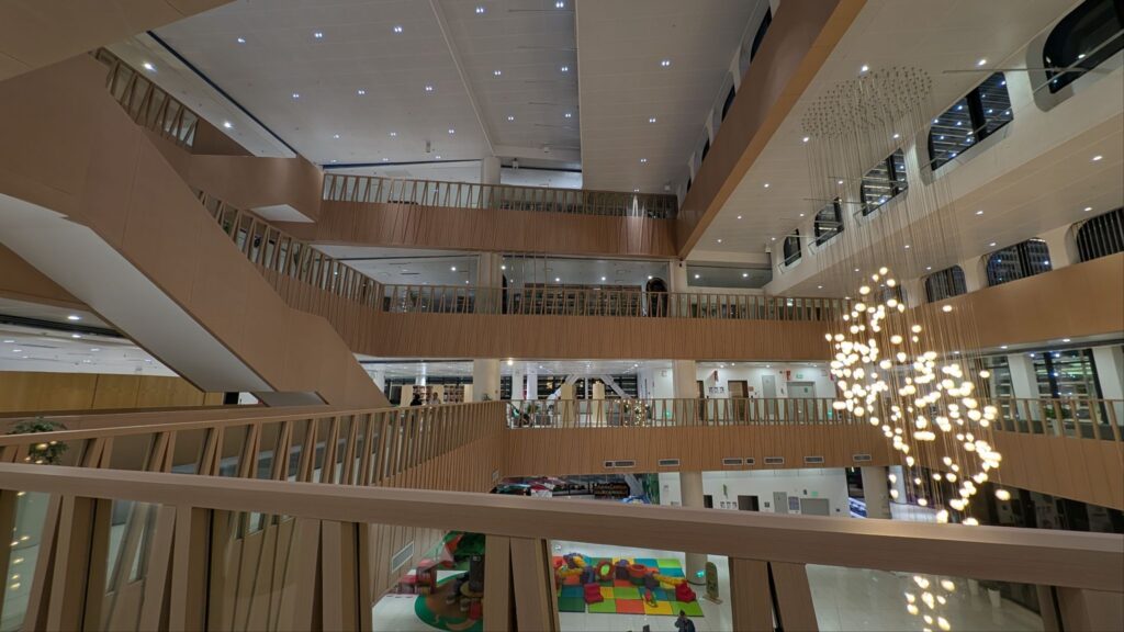 Bukele's Futuristic BINAES Library Blends Books, Bitcoin, and Family Play in Revitalized Capital 2 Bukele's Futuristic BINAES Library Blends Books, Bitcoin, and Family Play in Revitalized Capital