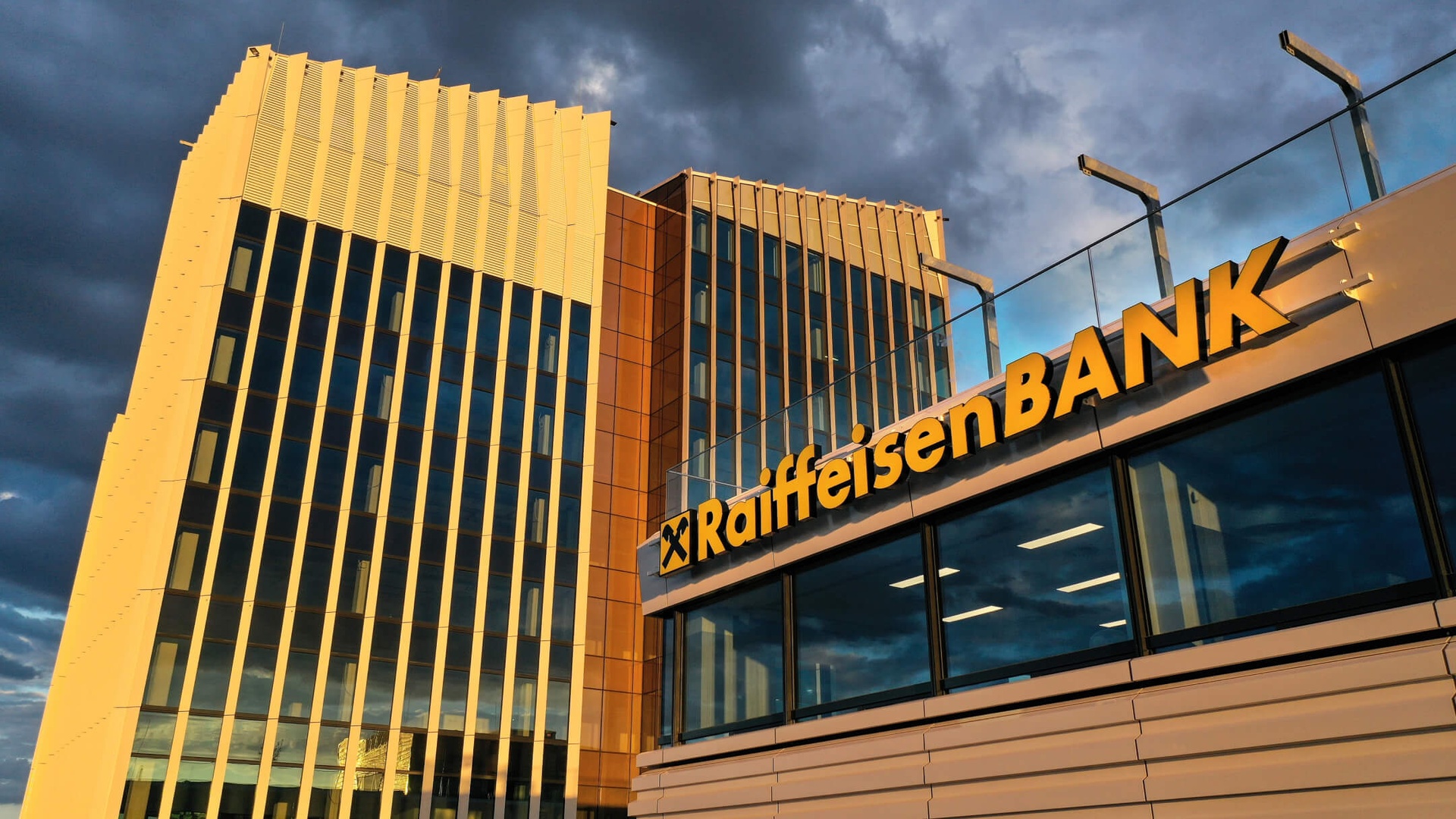 Raiffeisen Bank International to Roll Out Bitcoin Services Across Europe in Expanded Bitpanda Deal